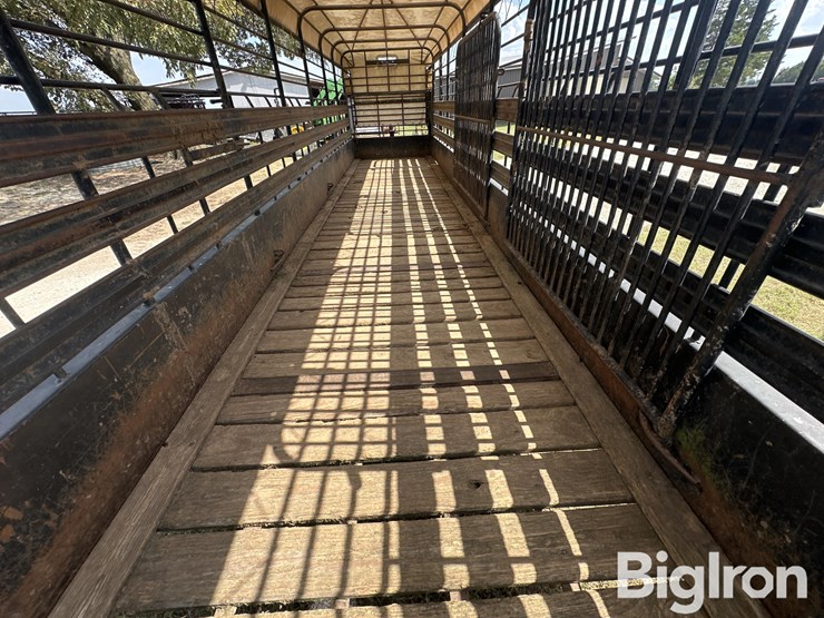 2008-gooseneck-28’x6’-t/a-livestock-trailer-image-13