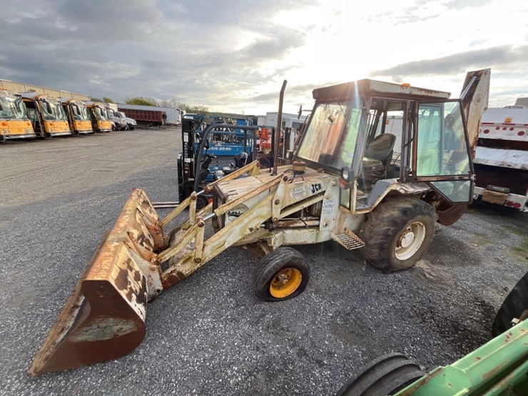 1990-jbc-backhoe-image-1