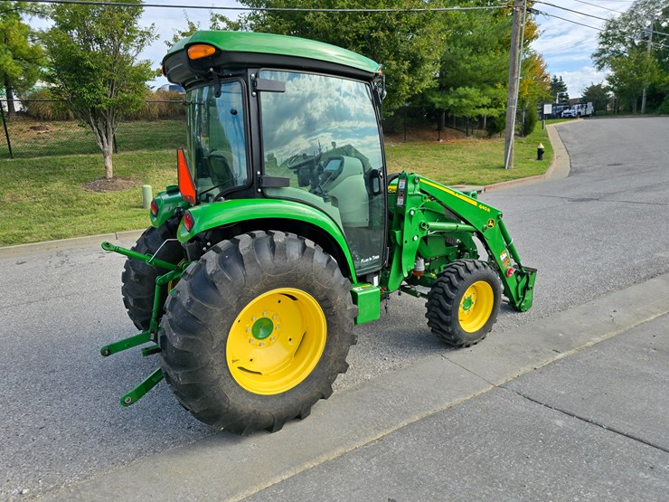 john-deere-4044r-image-21
