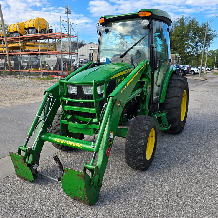 JOHN DEERE 4044R