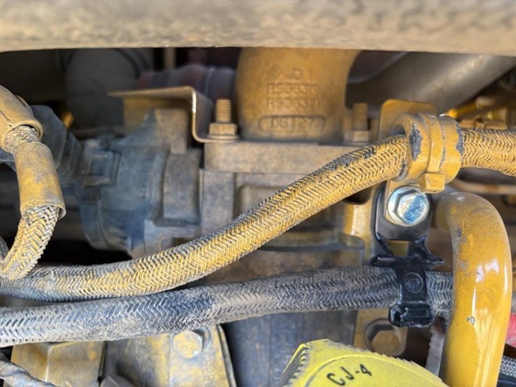 2017-deere-750k-image-67