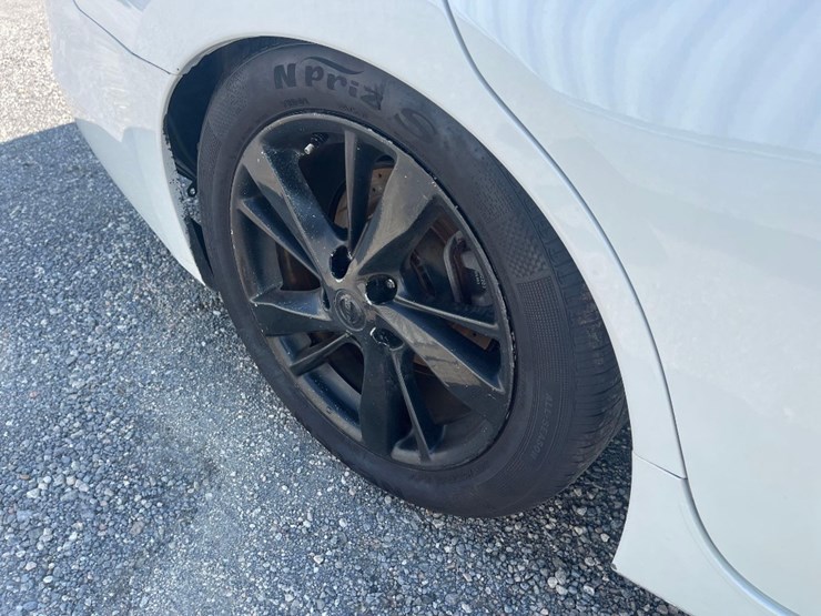 2015-nissan-altima-sedan-image-14