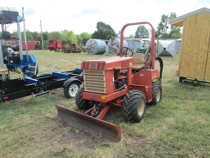 2004-ditch-witch-3700-image-1