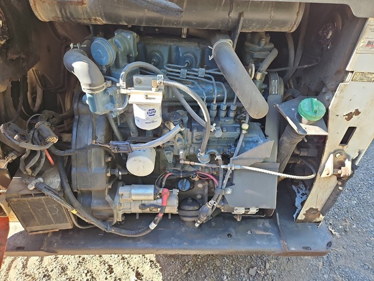 2011-bobcat-t770-image-16