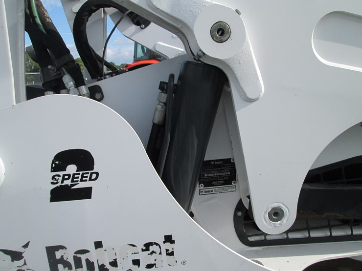2019-bobcat-t870-image-14