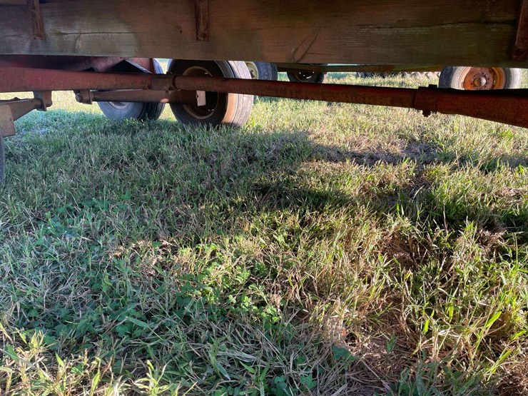 papec-tandem-axle-silage-wagon-image-11