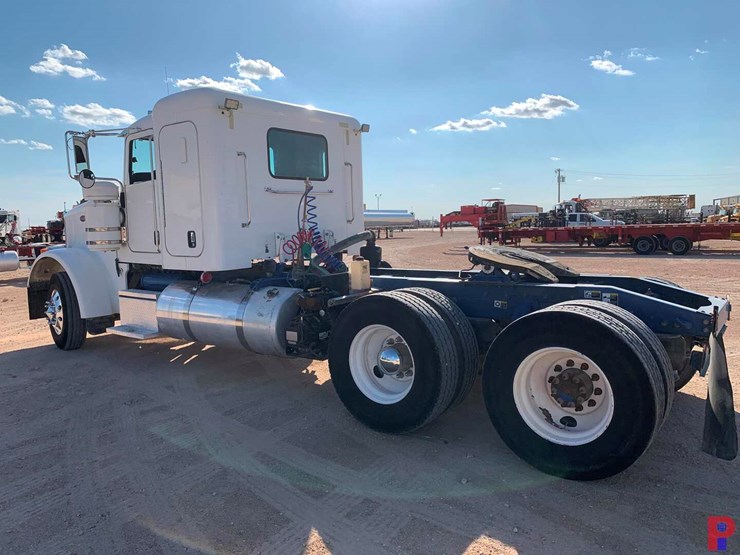 2012-peterbilt-367-image-7