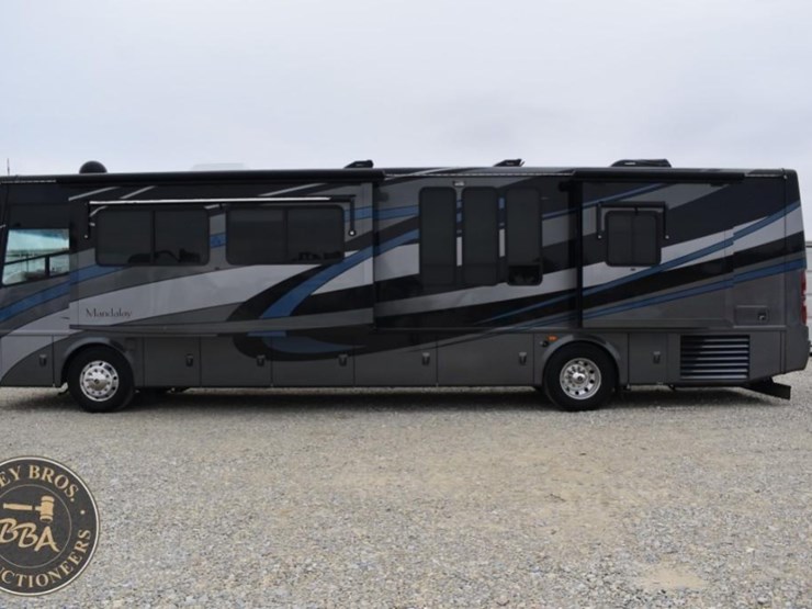 2006-thor-motor-coach-mandalay-40e-38083-image-2