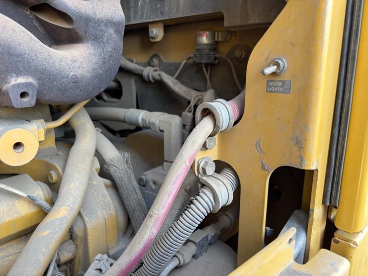 2011-deere-872gp-image-60