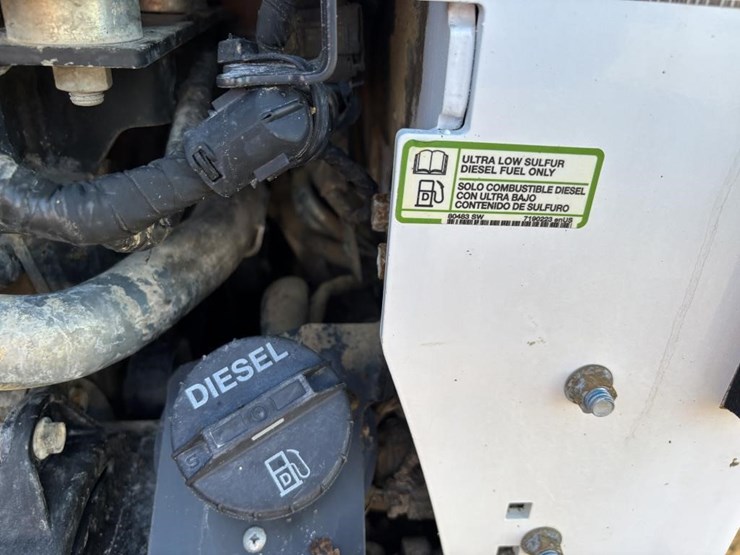 2021-bobcat-t770-image-44