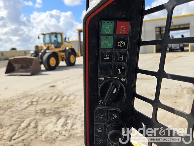 2022-bobcat-t76-image-49