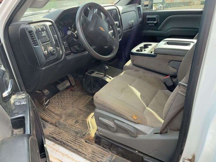 2015-chevy-silverado-3500hd-image-26