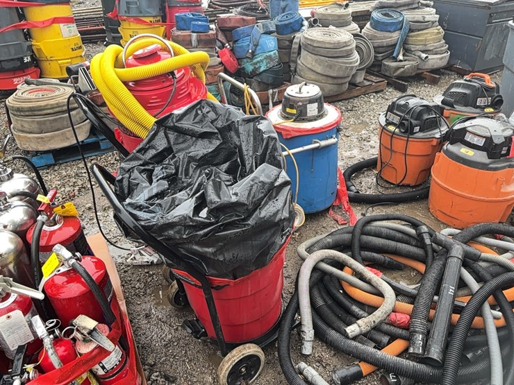 (2)-pullman-holt-hepa-shop-vaccuums,-(1)-mastercraft-hepa-shop-vaccuum-support-equipment-image-2