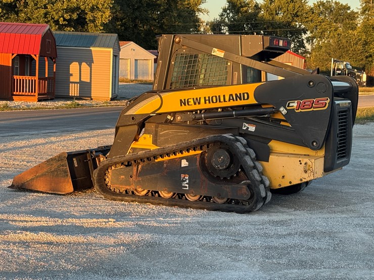 new-holland-c185-image-3