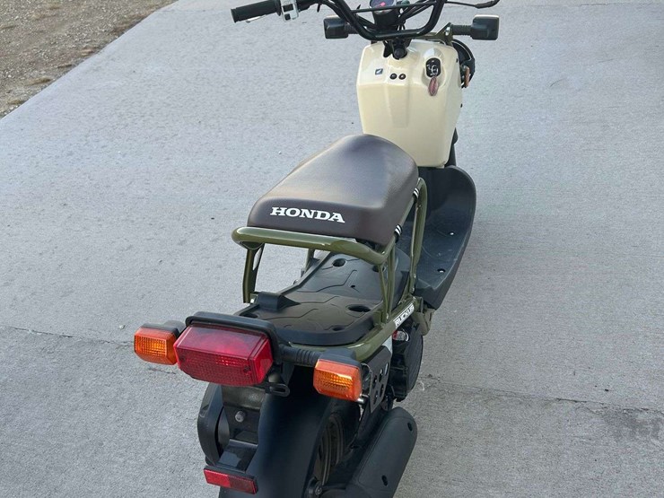 2024-honda-ruckus-scooter-image-3