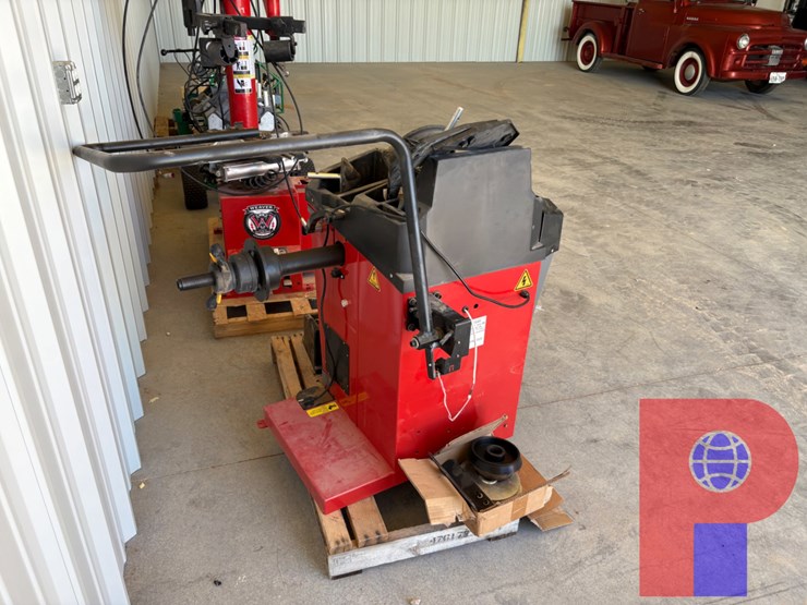 weaver-w-987-computer-wheel-balancer-image-2