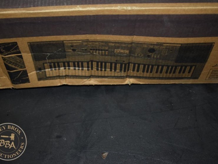 yamaha-ypg-235-portable-grand-keyboard-image-3