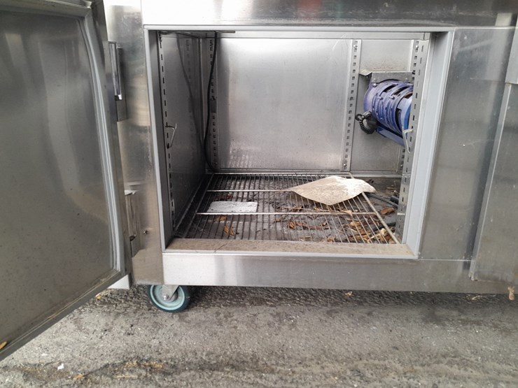 lot#-616-utility-refrigerator-image-2