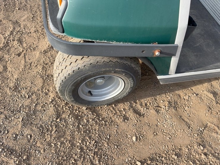 club-car-turf-ii-beverage-cart-image-11