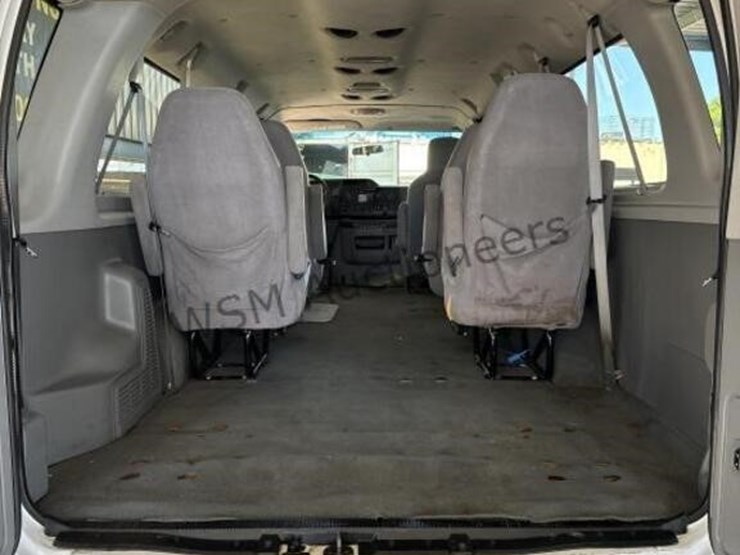2009-ford-e350-image-11
