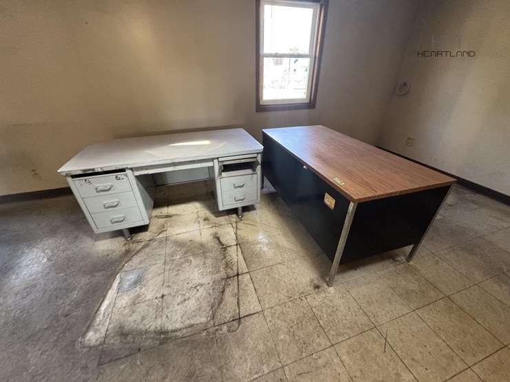 lot-of-(2)-desks-lot-of-(2)-desks-image-1