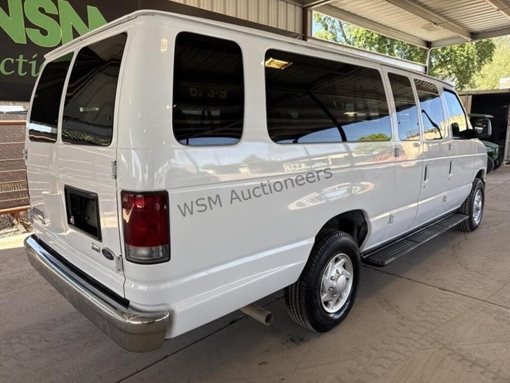 2009-ford-e350-image-7