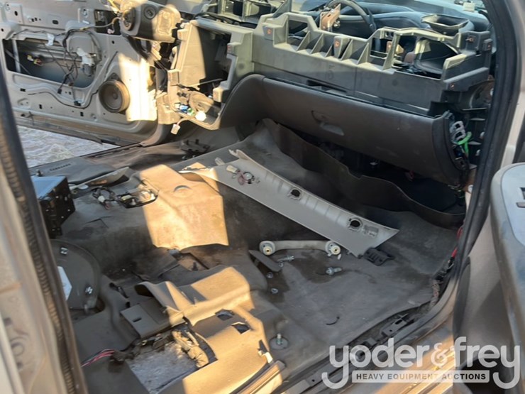 2009-chevrolet-tahoe-image-16