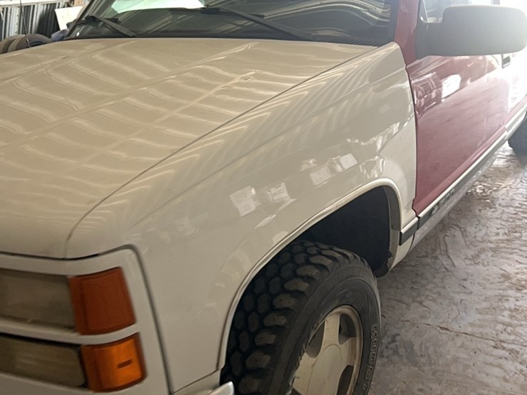 1998-chevrolet-half-ton-four-wheel-drive-pick-up,￼-showing-254,000-miles,-used-for-farm-service-pick-up,-works-great-image-19