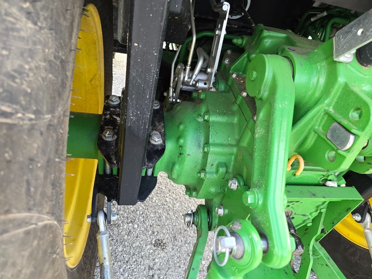 john-deere-4044r-image-47