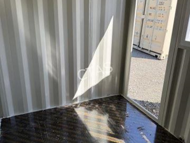 #181-•-10'-conex/shipping-container---one-trip-image-9