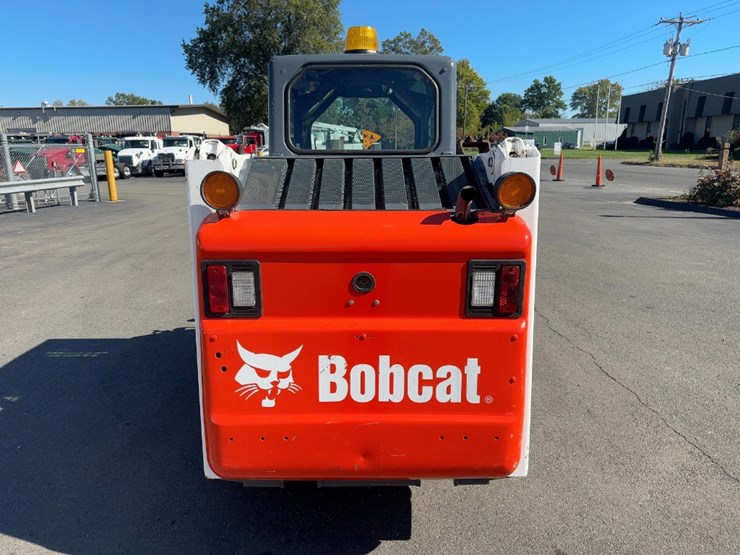 2009-bobcat-s160-image-4