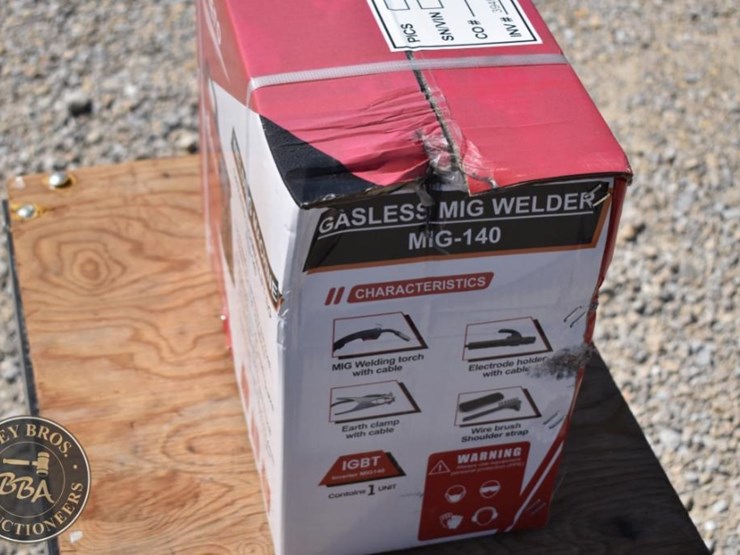 landhero-mig-140-gasless-welder-image-4