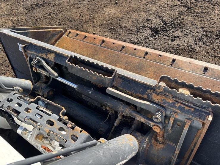 2021-bobcat-t770-image-11