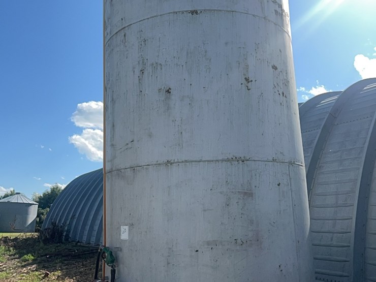 8,000-gallon-fuel-tank-with-tuthill/fill-rite-model-700-pump,-long-hose,-diesel-knozzle-image-5