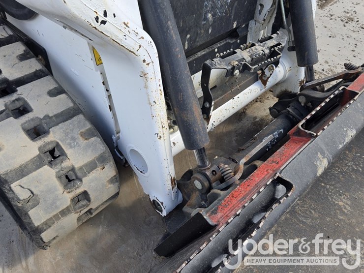 2022-bobcat-t64-image-25
