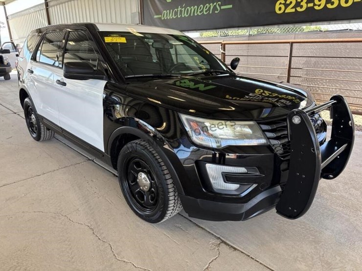 2017-ford-explorer-image-2