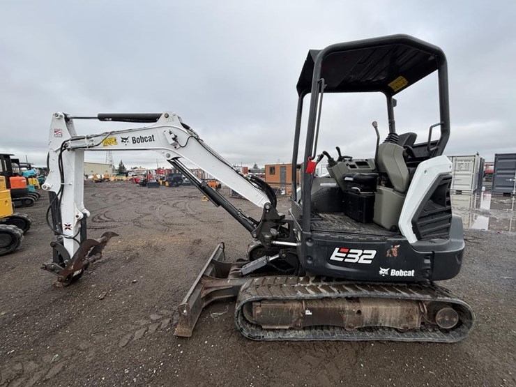 2019-bobcat-e32i-image-5