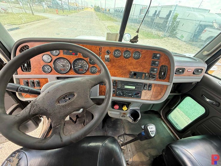 2007-peterbilt-378-image-10
