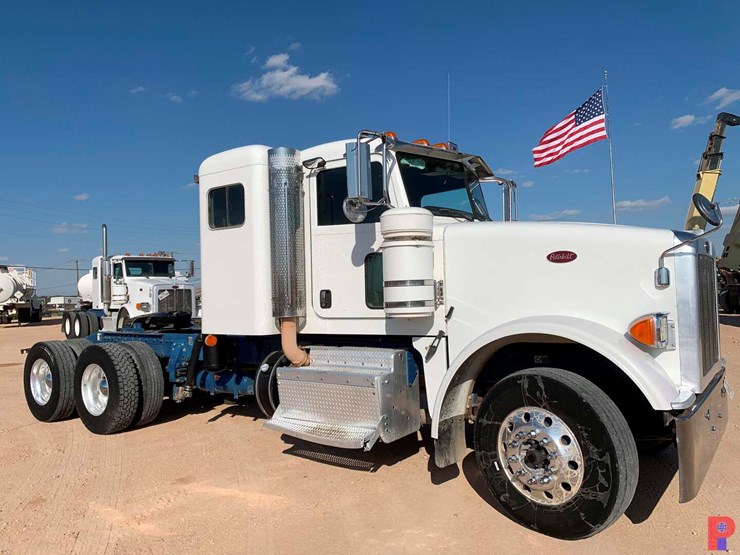 2012-peterbilt-367-image-1