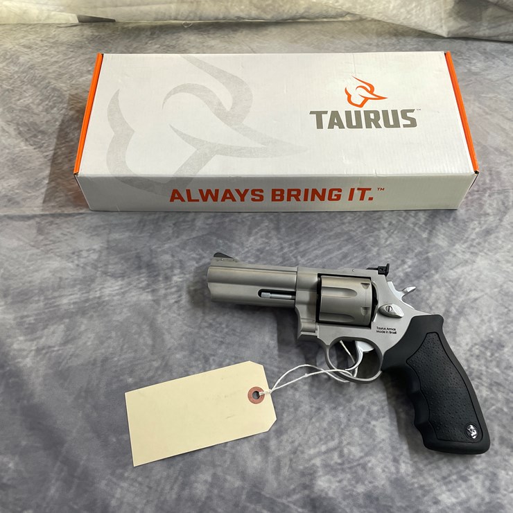 #4035 • Taurus 44, SN: AGB049730