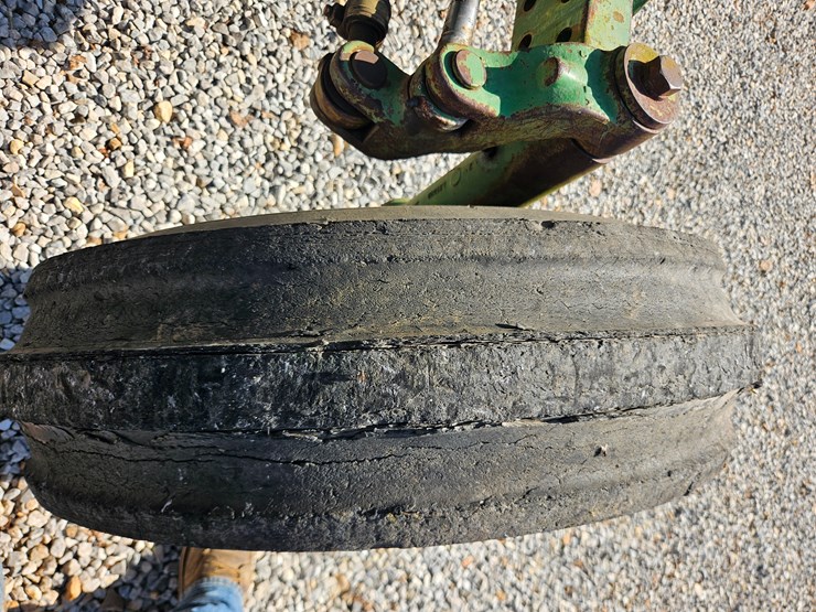 john-deere-3040-image-65