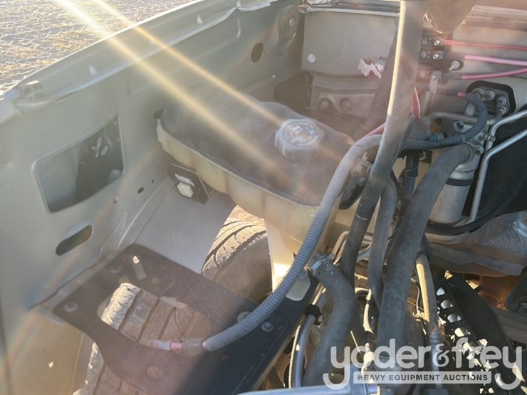 2009-chevrolet-tahoe-image-19