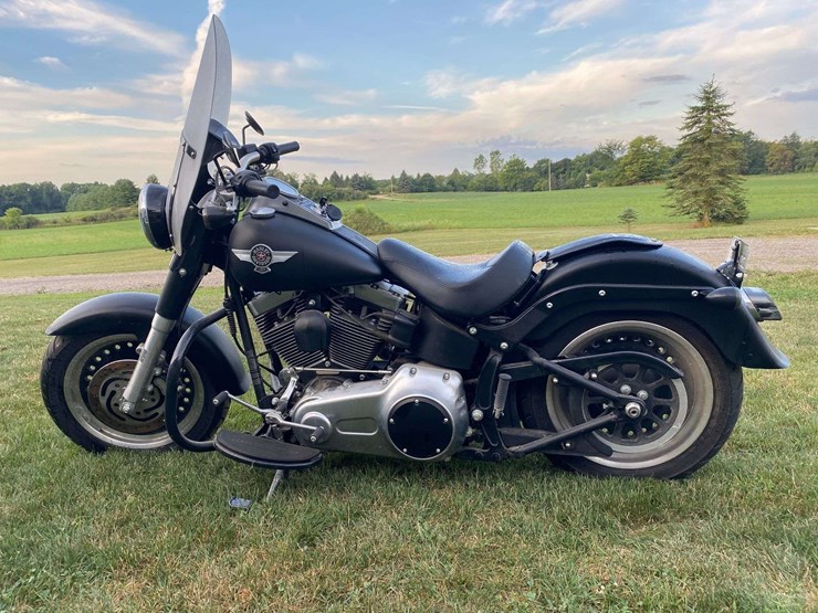 2010-harley-davidson-fatboy-image-1