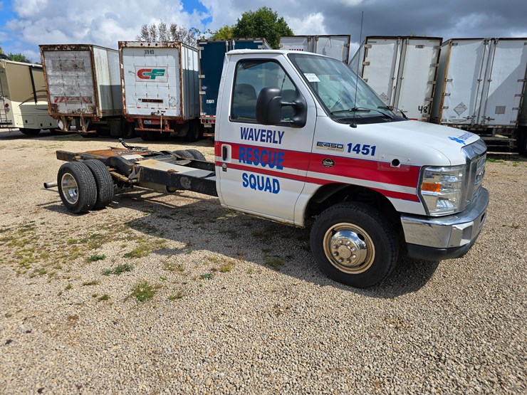 2008-ford-e450-image-27
