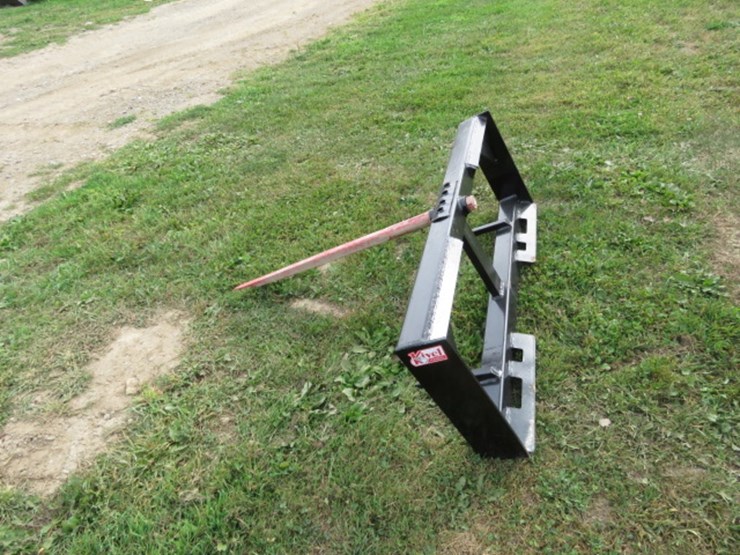 kivel-skidsteer-attach-bale-spear-image-3