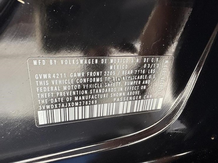 2013-volkswagen-jetta-sdn-image-14