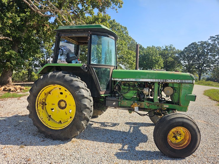 john-deere-3040-image-18