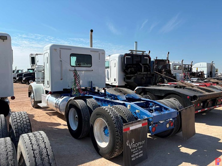 2012-peterbilt-367-image-5