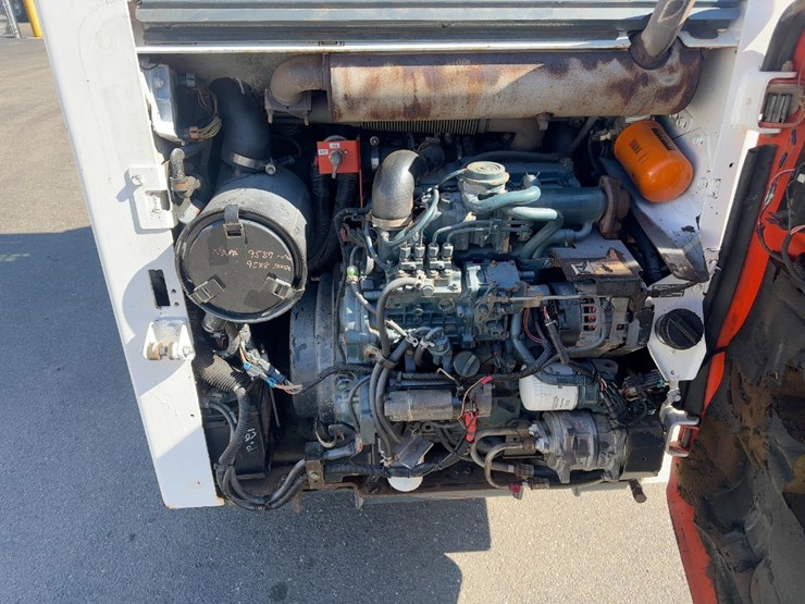 2009-bobcat-s160-image-15