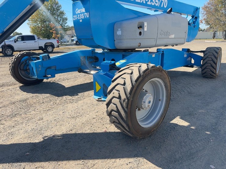 2016-genie-zx135/70-image-24